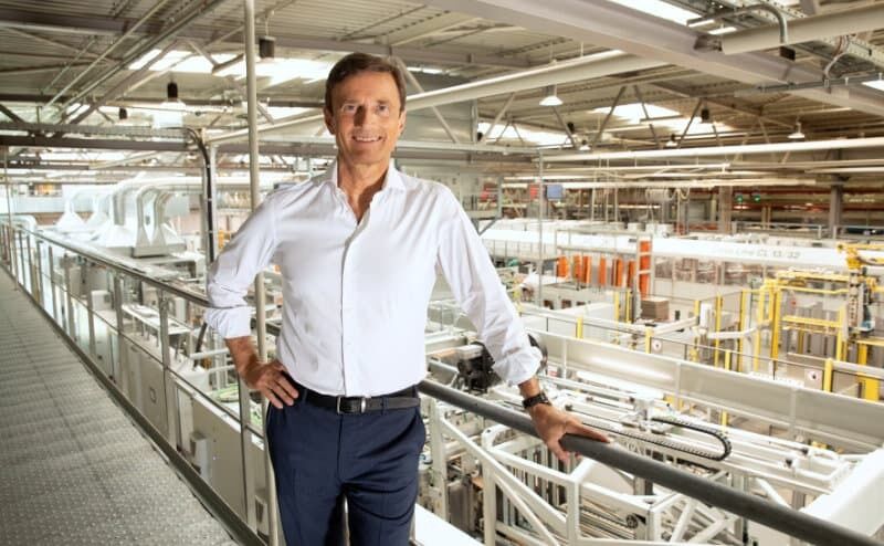 Die Verpflichtung der vier Wellpappenwerke von Klingele zur Science Based Targets initiative unterstreicht laut Dr. Jan Klingele (hier im Wellpappenwerk Grunbach) die Ernsthaftigkeit der Nachhaltigkeitsbemühungen des Unternehmens. Foto: Klingele Paper & Packaging Group