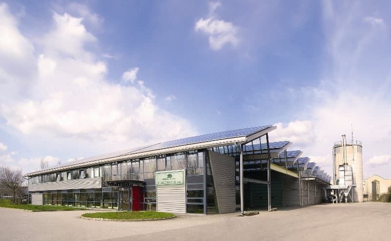 MÜHLDORFER (Sitz in Mühldorf a. Inn, Deutschland) ist einer der europäischen Innovationstreiber in den Bereichen Tierernährung und Tiergesundheit. Foto: Mühldorfer