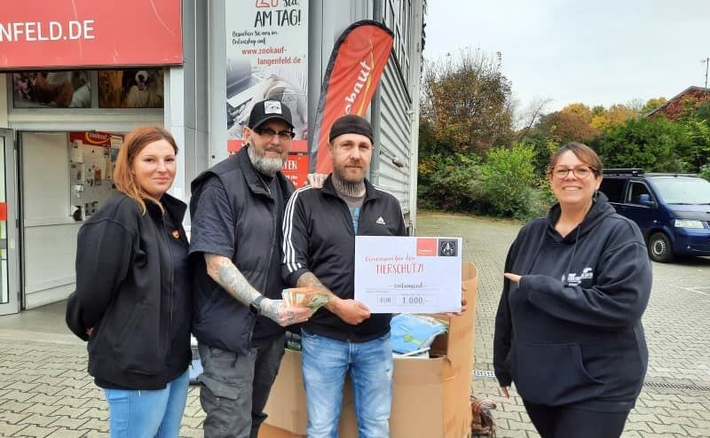 Welttierschutztag im zookauf Langenfeld - Erfolgreiche Spendenaktion zugunsten eines örtlichen Tierheims. Foto: takefive-media