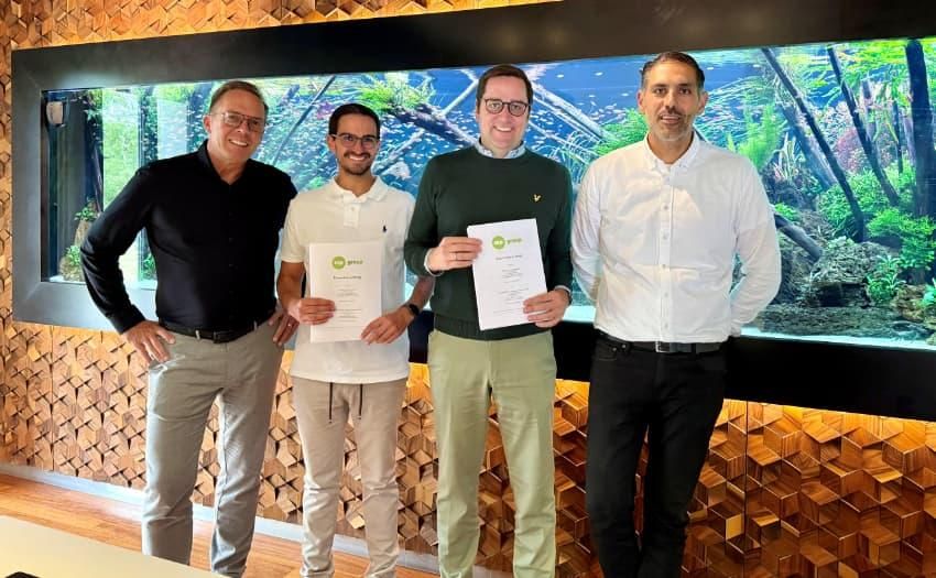 Matthias Pohl, Clifton Dowling und Ramin Danaei mit Sebastian Haep (2.v.l.). Foto: Kölle Zoo